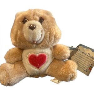 Vintage 1983 Kenner Tenderheart Care Bear w/original tag